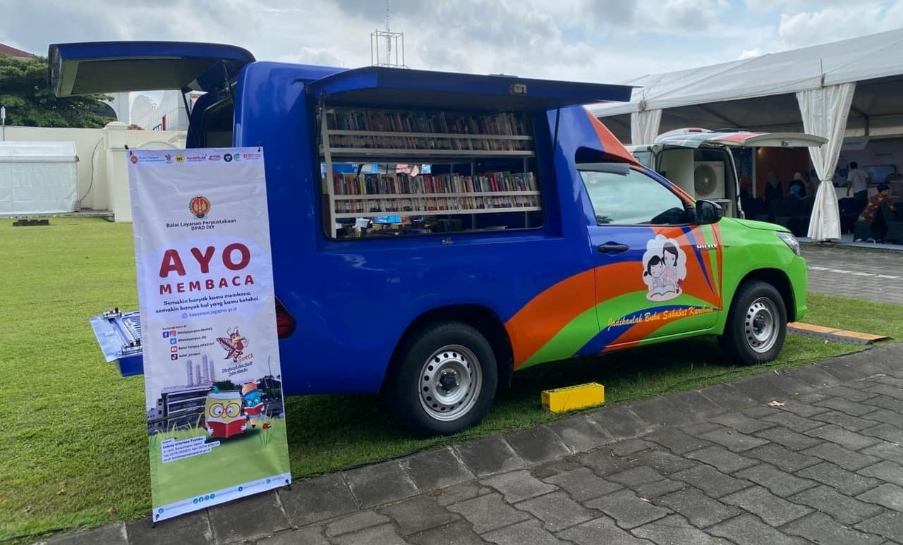 news-Perpustakaan Keliling Balai Layanan Perpustakaan DPAD DIY hadir pada HAKORDIA 2025 di Benteng Vredeburg Yogyakarta