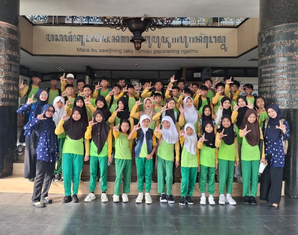 Balai Layanan Perpustakaan Sambut Kunjungan Wisata Pustaka dari SD Negeri Klitren